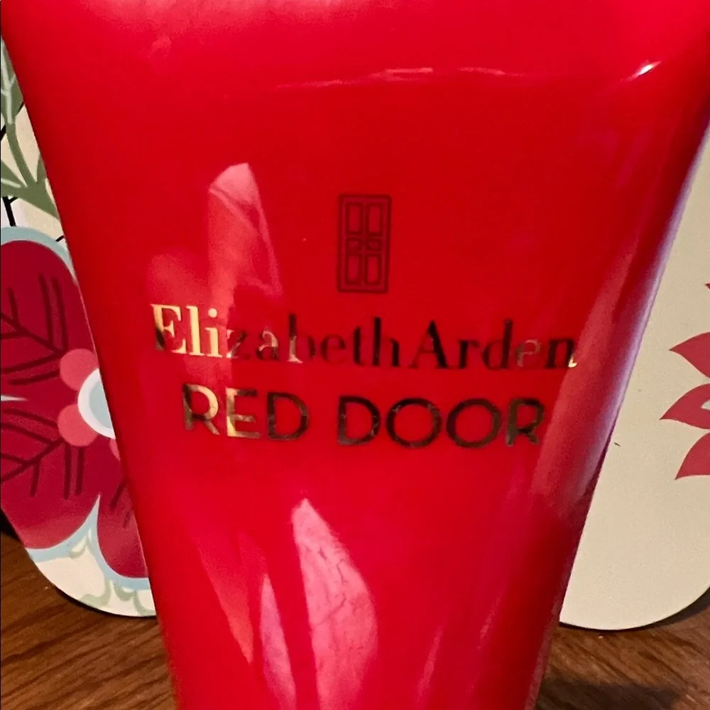 Elizabeth Arden Red Door Perfumed Body Lotion - Vibrant Red